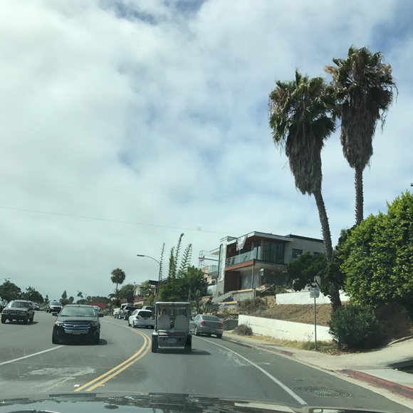 Meet your Posher, Nicole - Picture 1 of 1